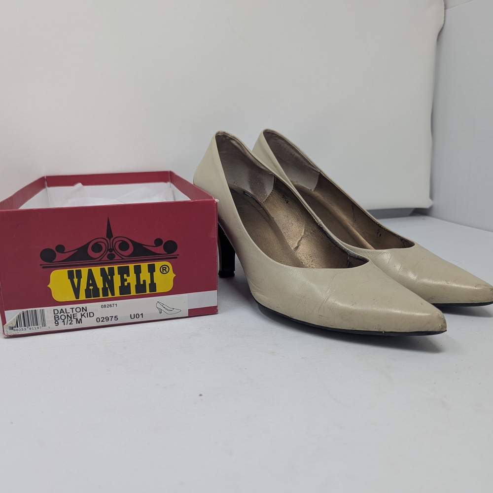 Vaneli Women's Cream Pumps